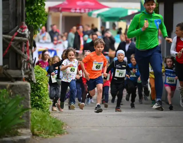 zz9-0084-640x500-crop-50-50.webp